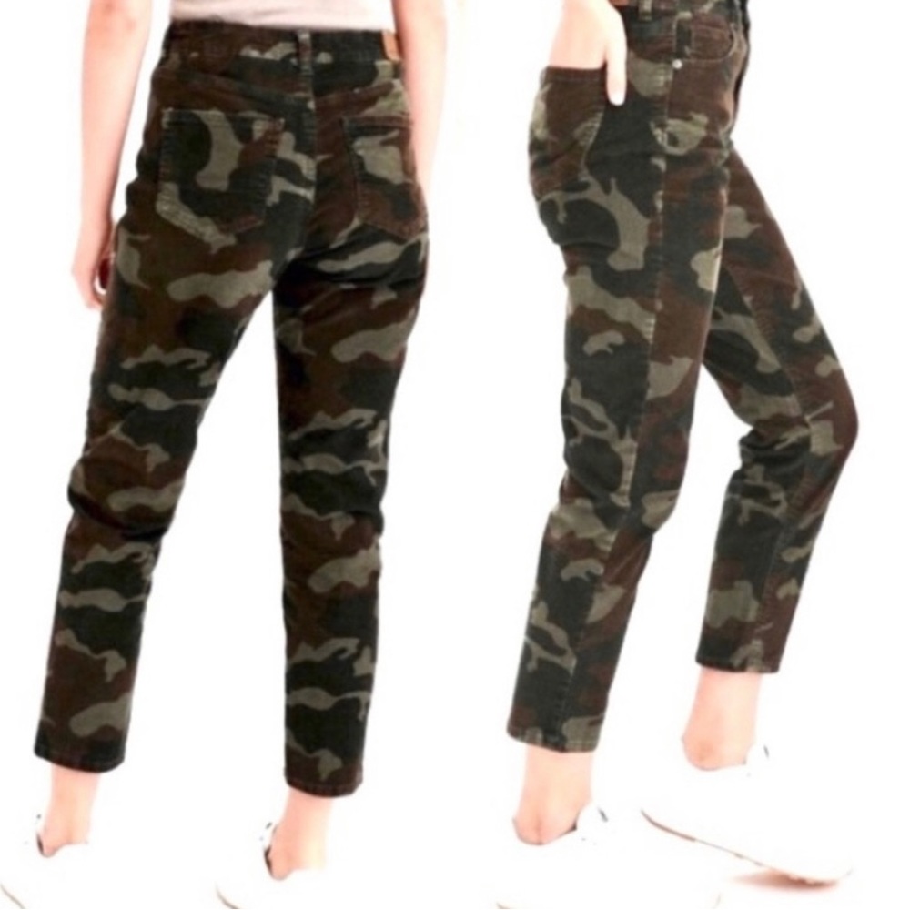 American Eagle Corduroy Mom Jean Camo Size 4